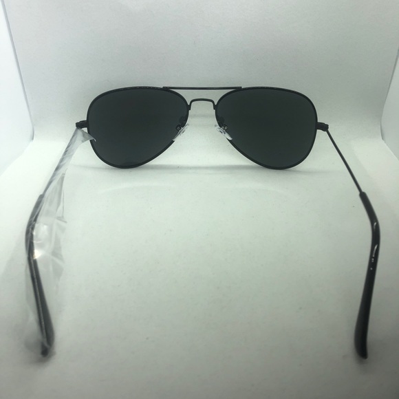 Black Unisex Polarized Metal Aviator Sunglasses - Picture 2 of 5